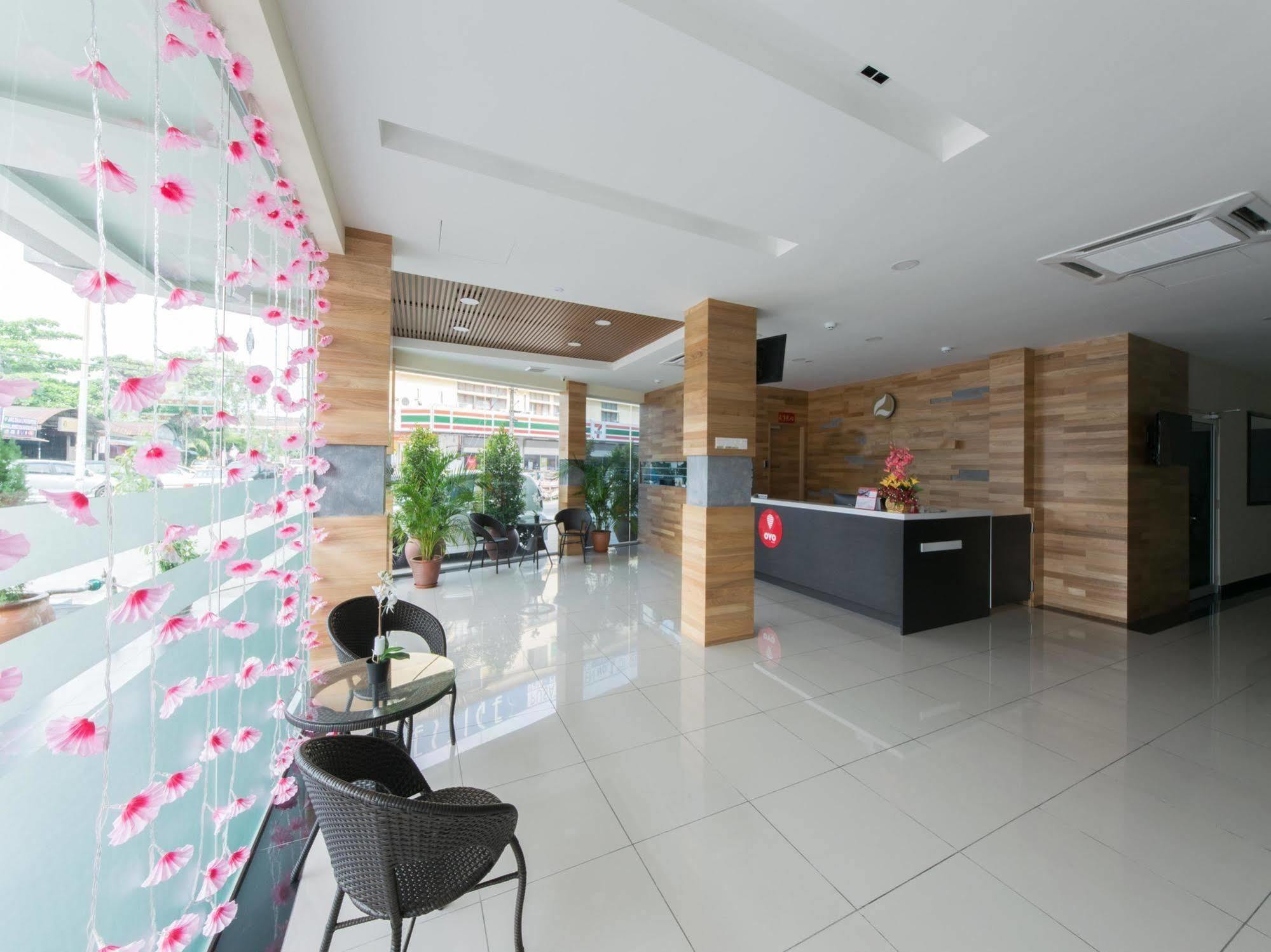 Lavana Hotel Cuevas de Batu Exterior foto